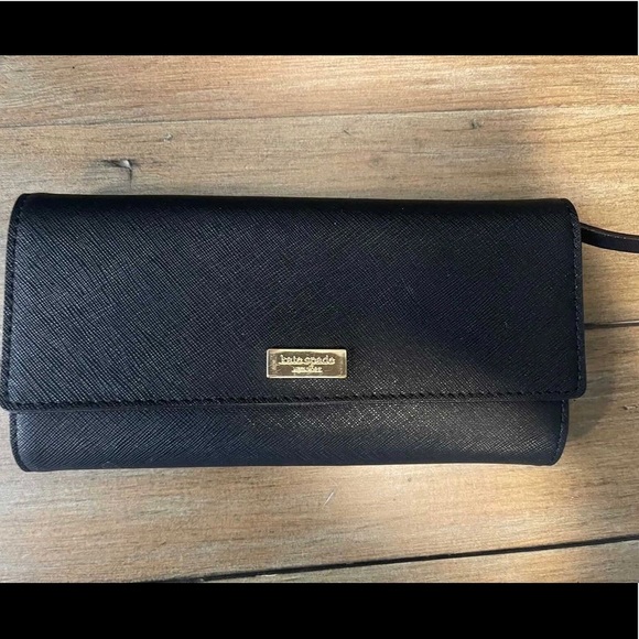 Authentic Kate Spade wallet - Picture 1 of 2